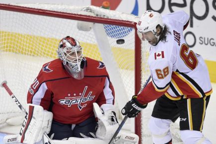 Jágr asistencí pomohl k výhře Calgary ve Washingtonu 4:1