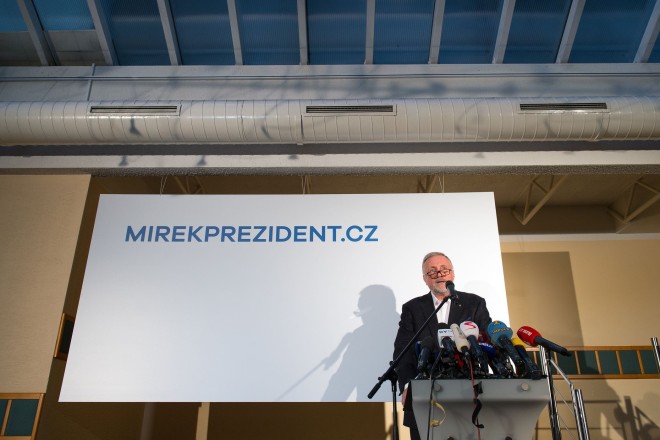 Když můžeš, tak musíš, potvrdil Topolánek svou kandidaturu. Zeman by si měl jít odpočinout, řekl