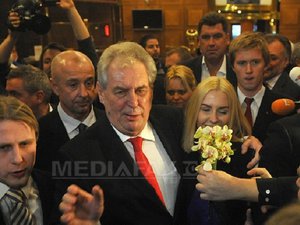 Milos Zeman a câștigat primul tur al alegerilor prezidențiale din Cehia