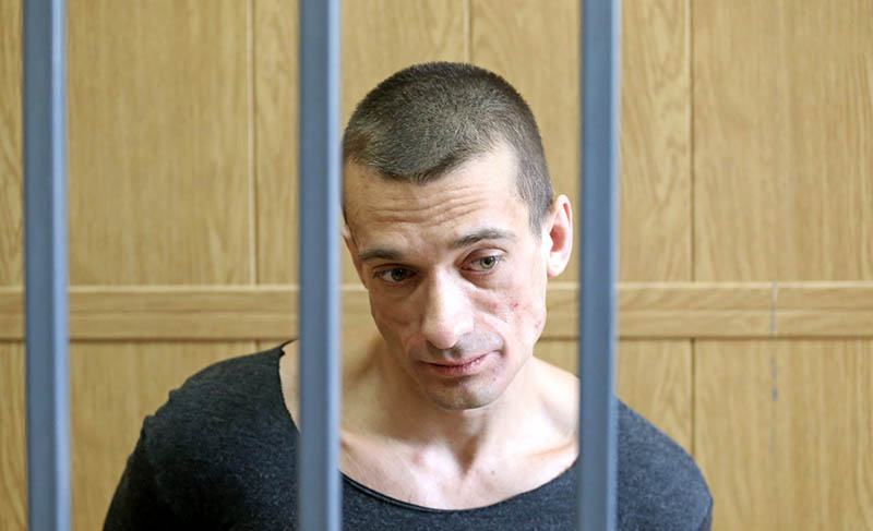 Павленского перевели в психиатрический стационар полиции