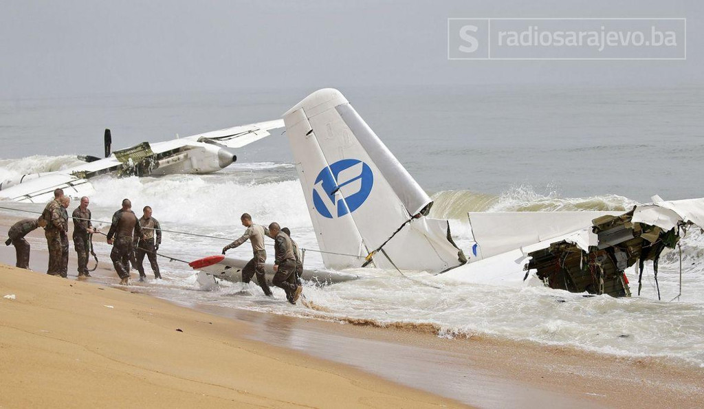 Cutiile negre ale aeronavei prăbușite în Coasta de Fildeș vor fi expediate la Uzina Antonov din Kiev pentru descifrare