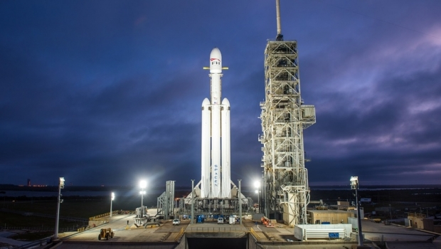 Moment istoric. SpaceX a lansat cea mai puternică rachetă din lume cu succes în spațiu