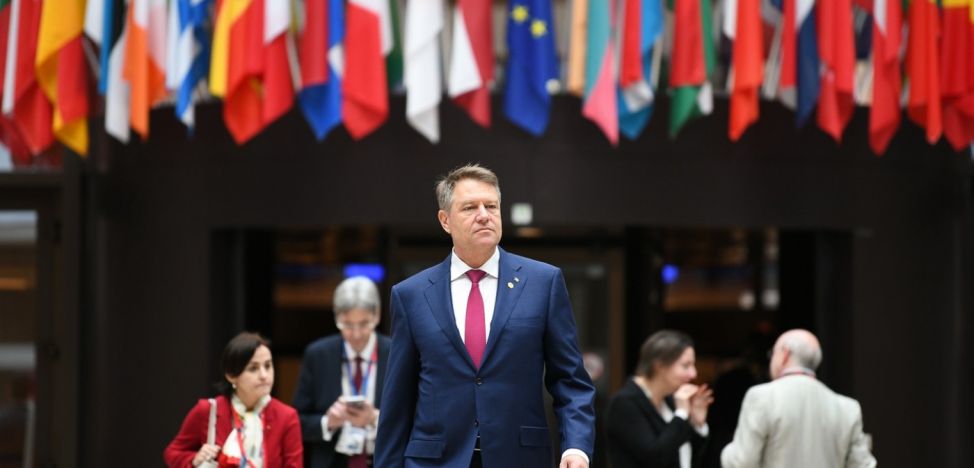 Aviz de la președintele Klaus Iohannis pentru Dosarul Revoluției '89. Ion Iliescu, Petre Roman și Gelu Voican Voiculescu pot fi urmăriți penal
