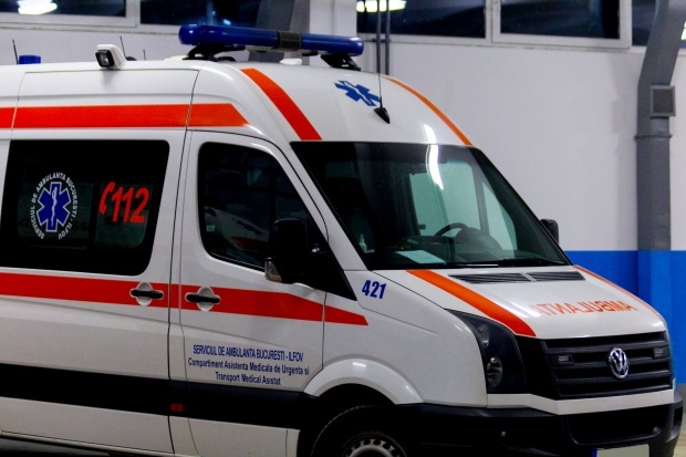 UPDATE: Fetița călcată de tramvai la Arad a fost salvată. Copila a fost transportată la spital