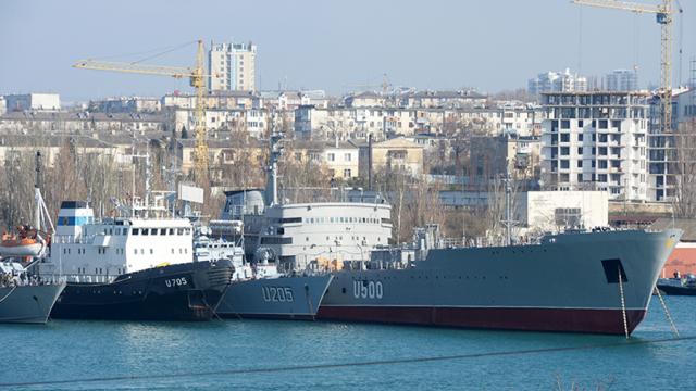Украинские политики: Киев не продает Крым за корабли