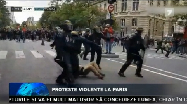 Fum și petarde la Paris: Proteste împotriva noului Cod al Muncii