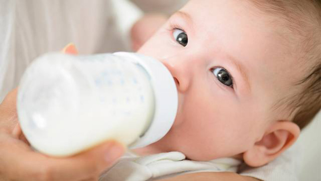 Franța. Lapte praf, contaminat cu salmonella: Vor fi retrase 12 milioane de cutii de pe piață
