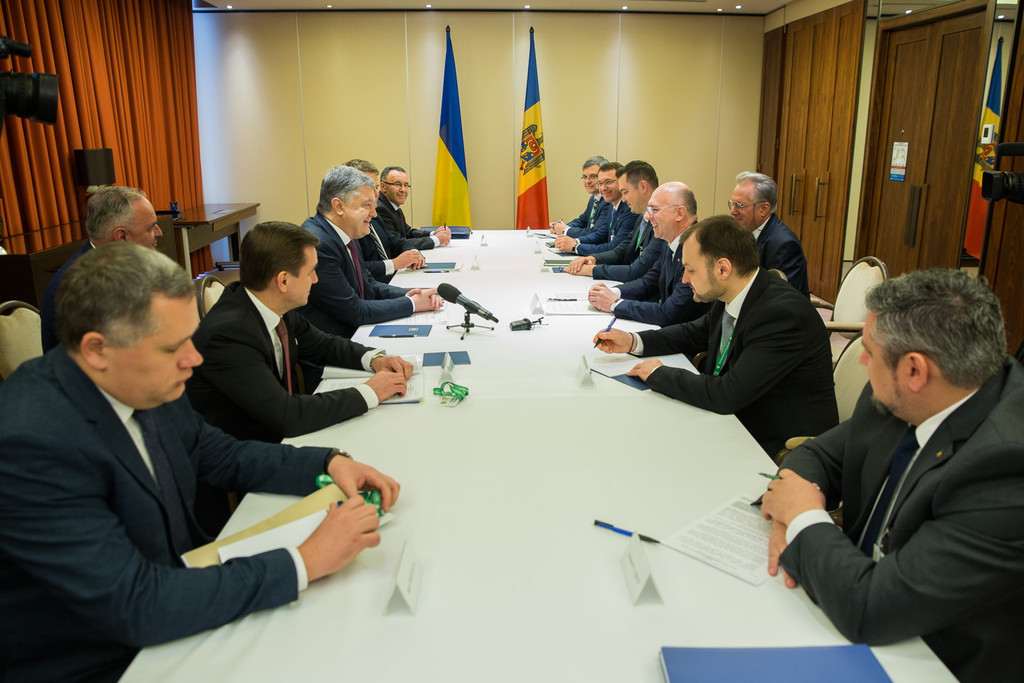 Poroșenko a promulgat legea cu privire la controlul comun la frontiera moldo-ucraineană