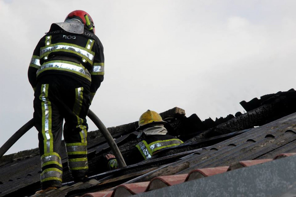 Incendiu la o secție de producere a mezelurilor din Trușeni! Două autospeciale, mobilizate de urgență
