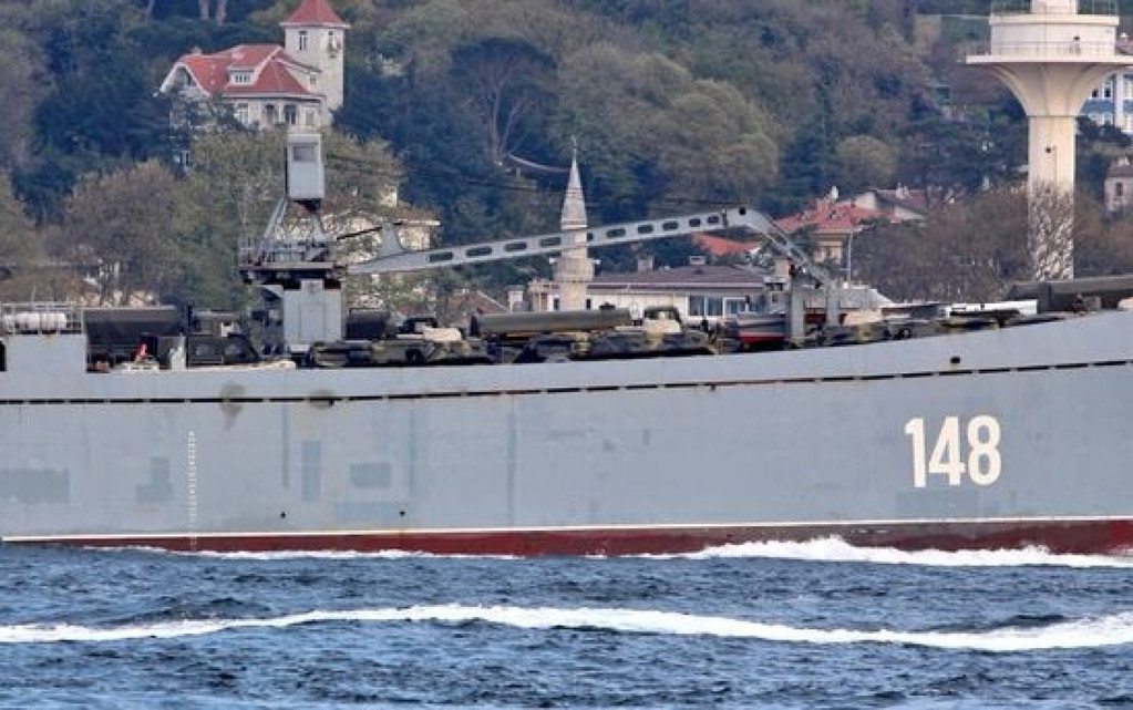 Rusia trimite nave de război cu tancuri și echipamente militare spre Siria