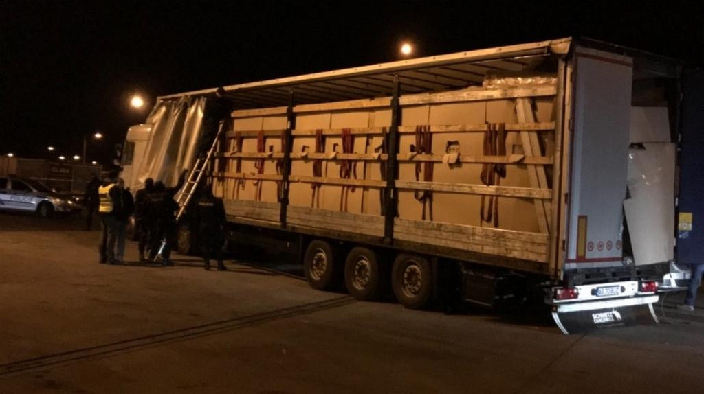 Policie odhalila ve dvou kamionech na Plzeňsku 35 cizinců. Všichni jsou zřejmě z východu Evropy