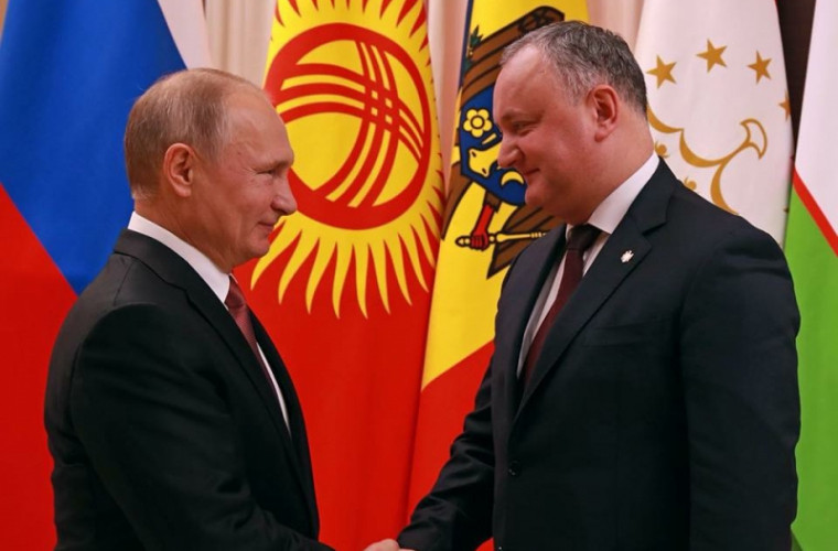 Igor Dodon l-a felicitat pe Vladimir Putin