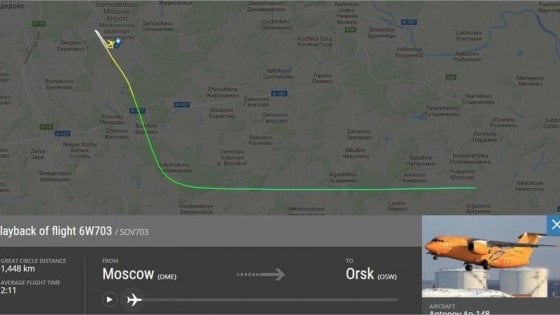 Aereo di linea precipita a Mosca: a bordo 71 persone