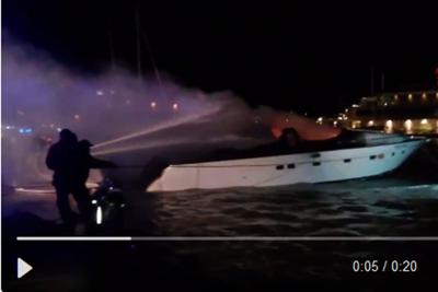 Loano, fiamme su uno yacht, si temono vittime