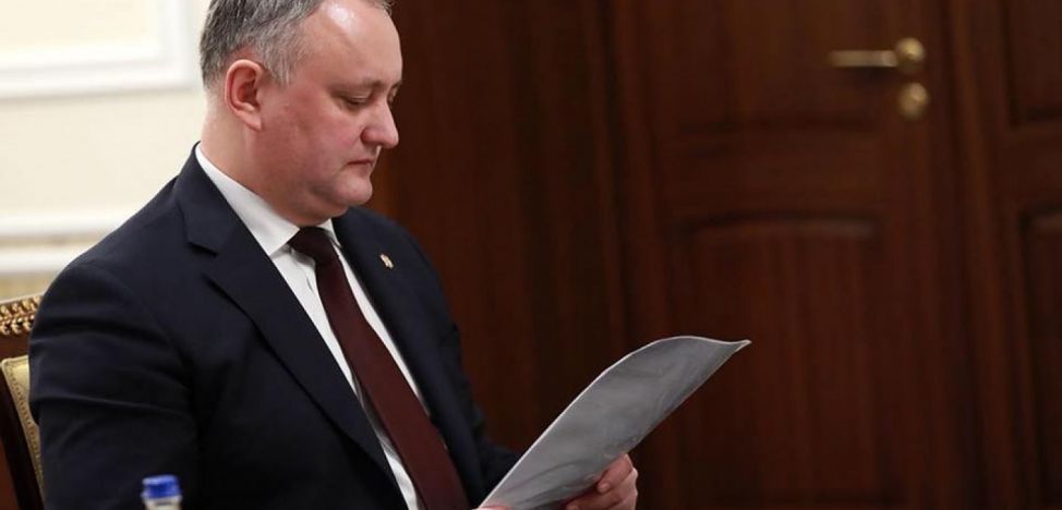 Curtea Constituțională va decide marți dacă Igor Dodon va fi din nou suspendat din funcție, pentru promovarea remanierilor în Guvern