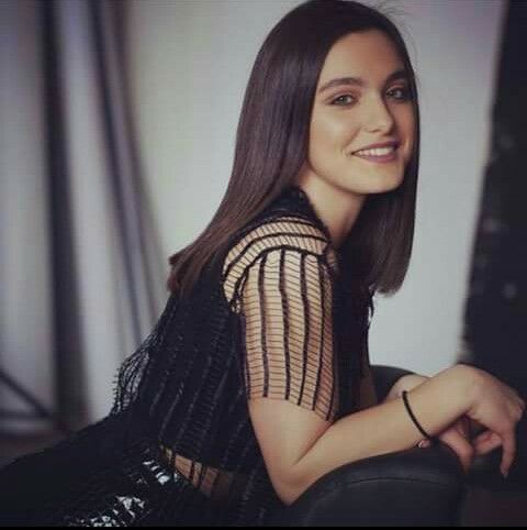 Cum trăiește un student român în Anglia: Alexia Eram, fiica Andreei Esca, și-a filmat camera de cămin