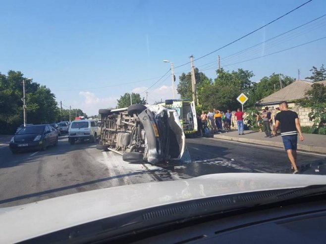 Accident la Peresecina. Un microbuz de rută s-a ciocnit cu un VAZ. Sunt mai mulți răniți