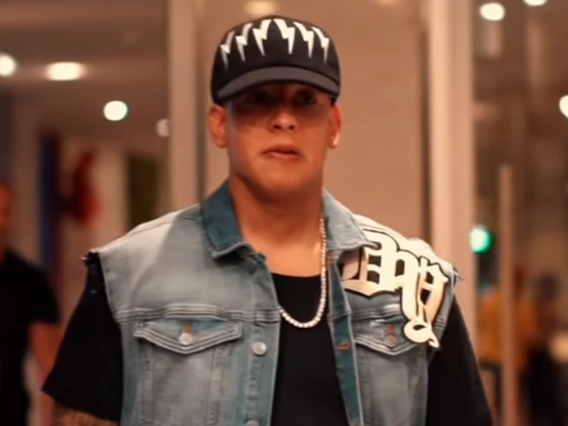 Исполнителя песни Despacito ограбили в Испании