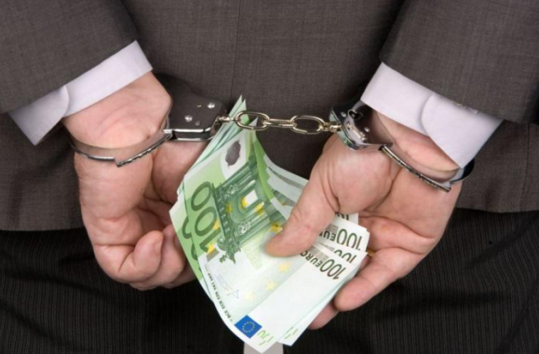 10.000 de euro pentru urgentarea acordării cetățeniei române. Un bărbat din Ștefan Vodă, săltat de ofițerii CNA