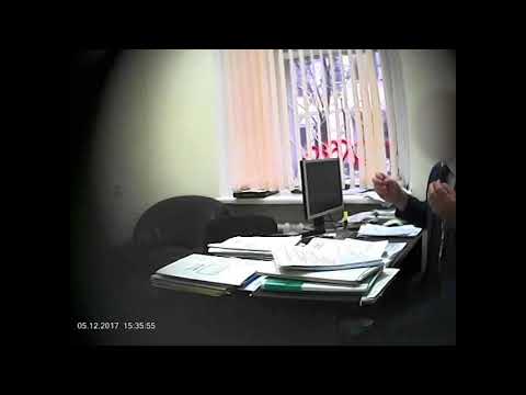 Ilegalități cu imobile, comise de către un grup infracțional chiar în incinta Primăriei capitalei. Șapte persoane, reținute