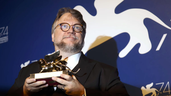 Zlatého lva na festivalu v Benátkách získal film s příšerou od Guillerma del Tora, cenu za scénář obdržel McDonagh
