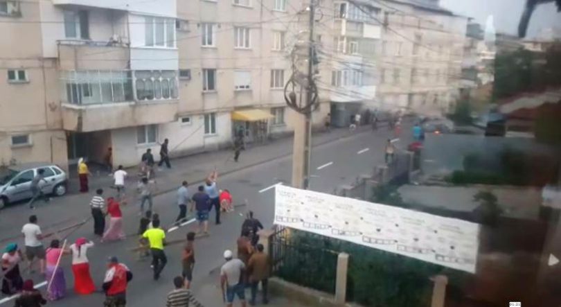 Bătaie între clanuri la Târgu Neamț. Polițiștii au tras focuri de armă