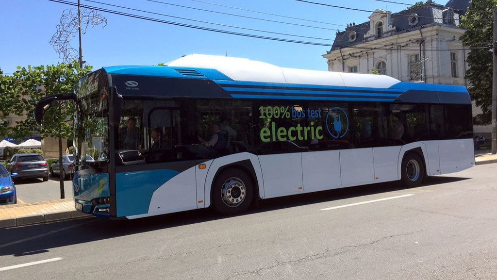 Pe străzile din Chișinău ar putea circula un autobuz electric oferit de Belarus