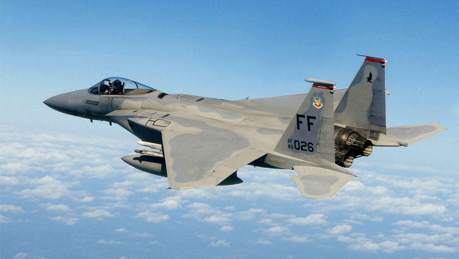 СМИ: истребитель F-15 ВВС США разбился у берегов Окинавы