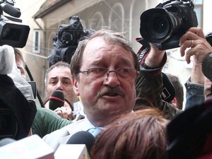 Zi decisivă, mâine, pentru Mircea Băsescu. Află dacă va fi eliberat