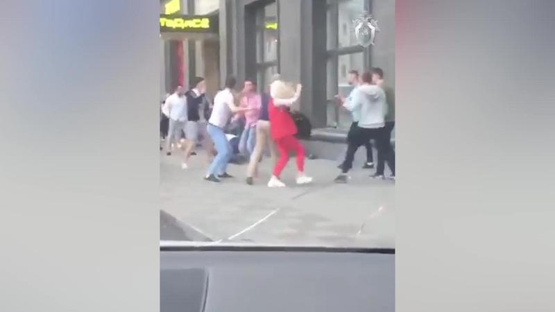Un tânăr de 30 de ani din RM, ucis în bătaie în fața unui local din Moscova