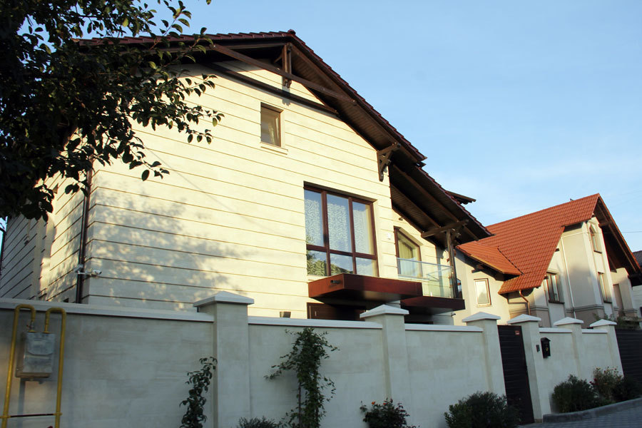 Casa de lux în care locuiesc doi bugetari ai Primăriei Chișinău