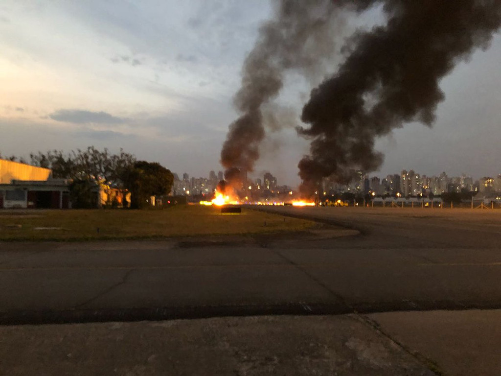 Avion de pasageri, furat de pe aeroportul din Seattle. Aeronava s-a prăbușit. VIDEO