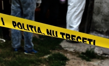 Moarte cu mister în sectorul Botanica al Capitalei. Un bărbat a fost găsit fără suflare în curtea unui bloc de pe strada Trandafirilor