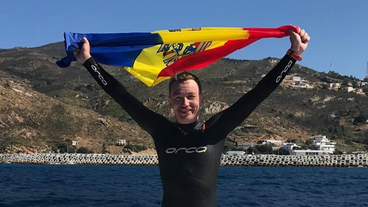 Un înotător din R.Moldova a traversat înot strâmtoarea Gibraltar// VIDEO