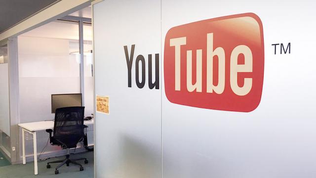 YouTube будет добавлять в конспирологические видео ссылки на «Википедию»