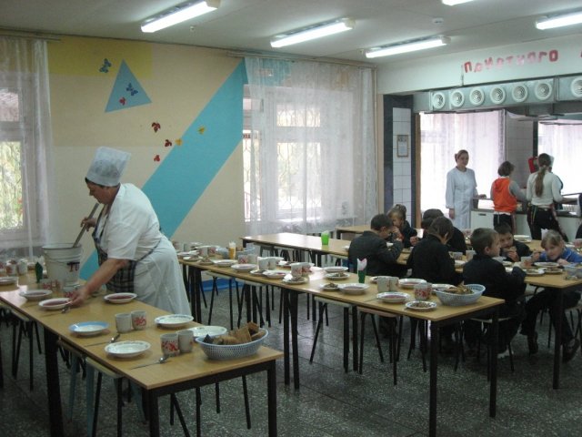 Десятки учеников отравились в кадетской школе в Люберцах