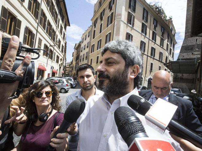 Migranti, Fico: «Io i porti non li chiuderei. Le Ong hanno fatto un lavoro straordinario»