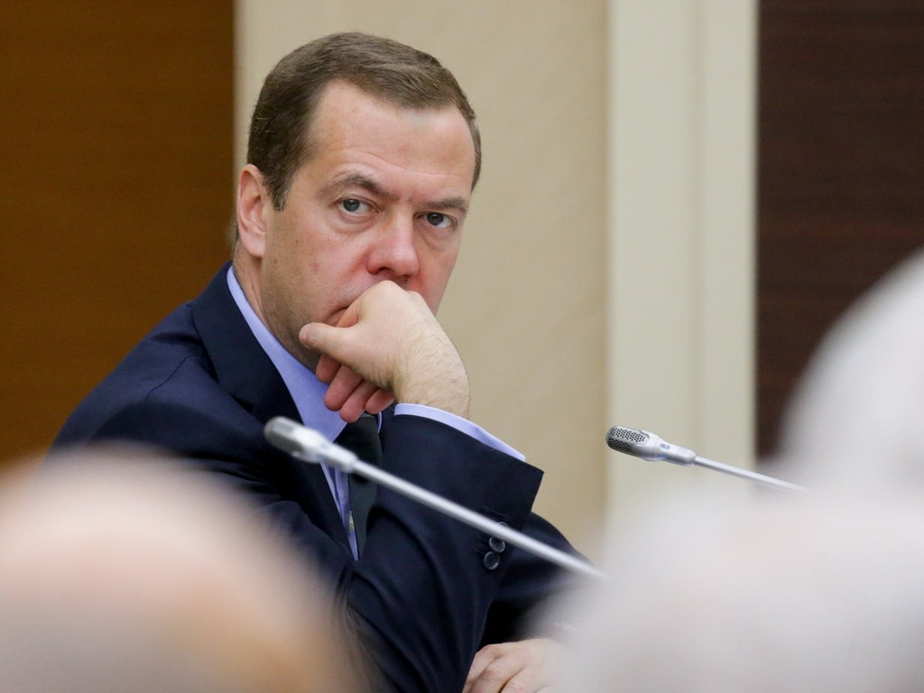 Медведев закрепил обязанности за десятью своими заместителями